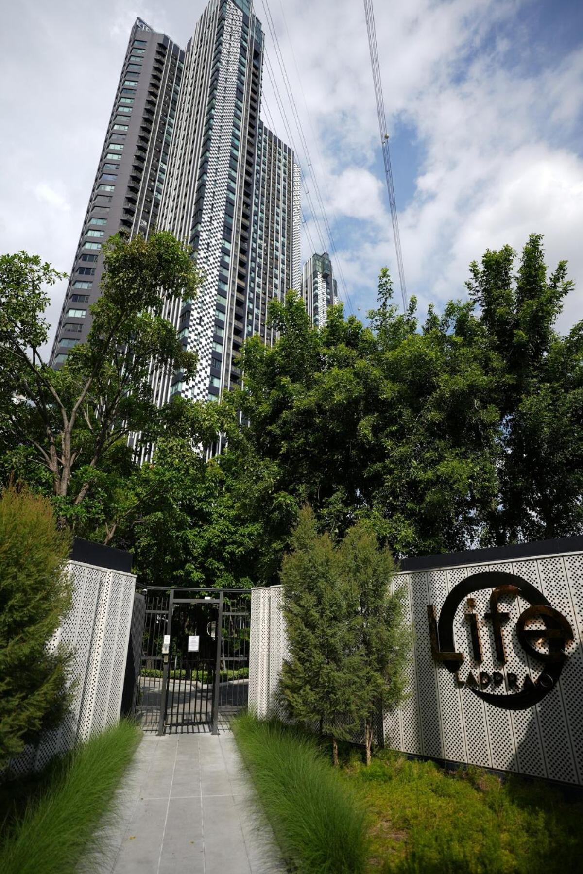 Life Ladprao 2 Bedrooms *